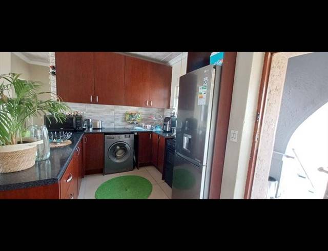 2 BEDROOM TOWNHOUSE FOR SALE IN NORKEM PARK